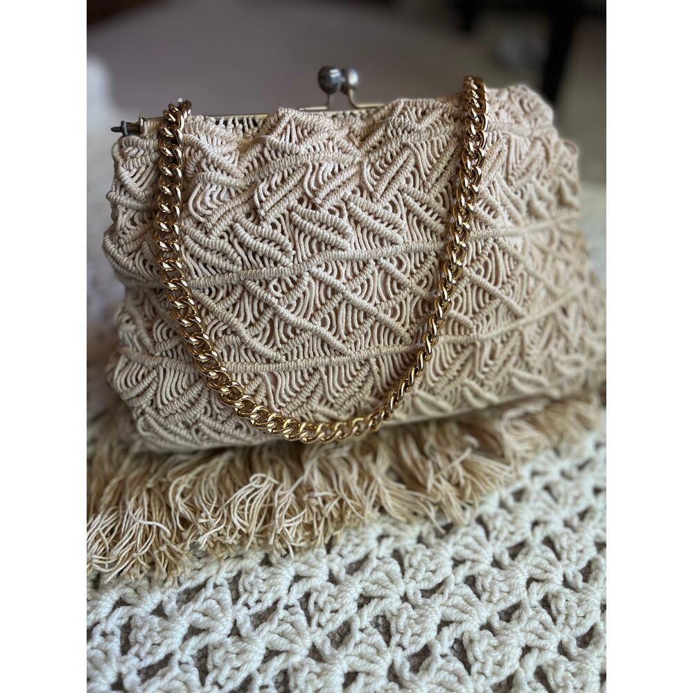 Vintage 70s Macrame Purse Creamy White Clutch Chain Handle Fringe